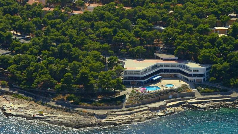 Adriatiq Resort Fontana 2* – Jelsa